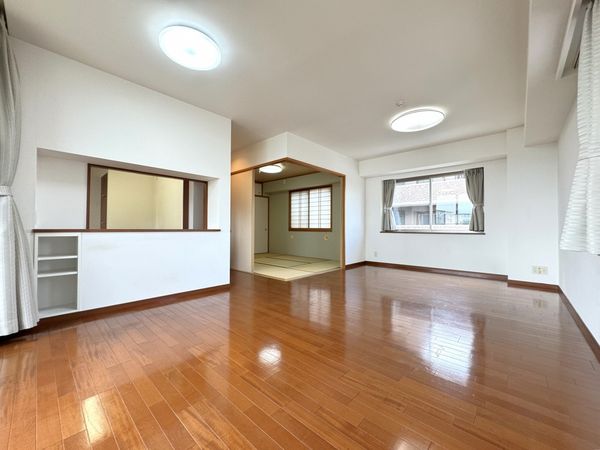 ロイヤルシャトー習志野台 LDK 約14.7帖 ※照明器具は性能保証除外 ロイヤルシャトー習志野台 LDK 約14.7帖 ※照明器具は性能保証除外