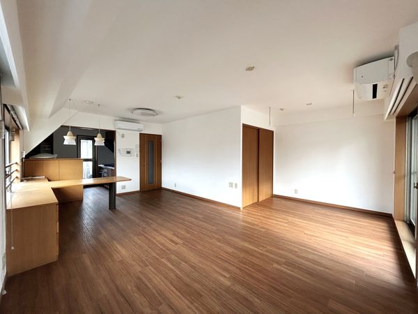 エクレール自由が丘 リビングダイニング(約21.5帖) ※清掃前になります エクレール自由が丘 リビングダイニング(約21.5帖) ※清掃前になります