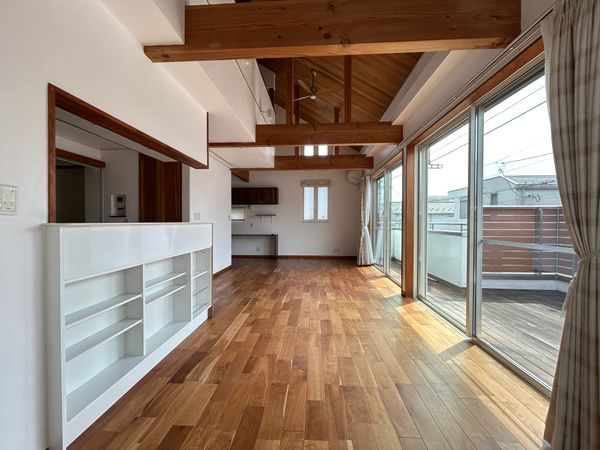 東玉川2丁目戸建 リビングダイニング(約21.5帖) 東玉川2丁目戸建 リビングダイニング(約21.5帖)