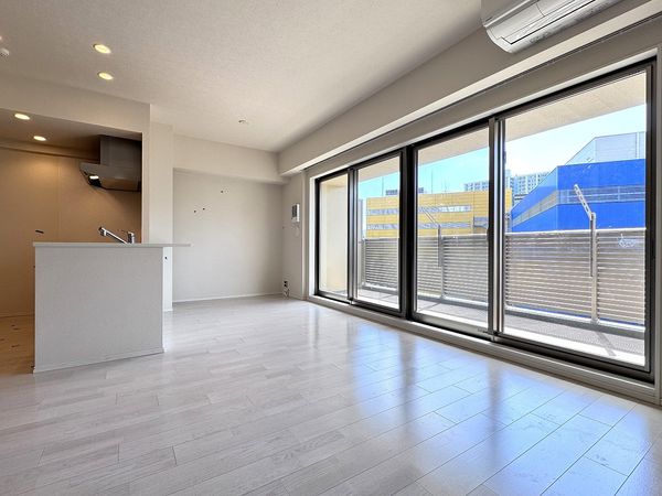 パークホームズLaLa南船橋ステーションプレミア リビングダイニングキッチン(約16.2帖) パークホームズLaLa南船橋ステーションプレミア リビングダイニングキッチン(約16.2帖)