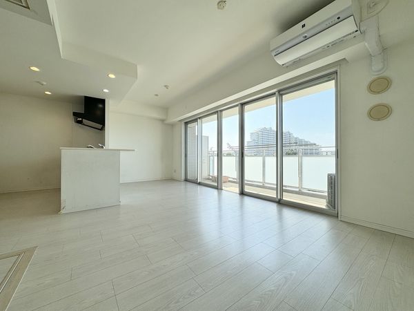 エクセレントスクエア新浦安 リビングダイニング(約12.0帖) エクセレントスクエア新浦安 リビングダイニング(約12.0帖)