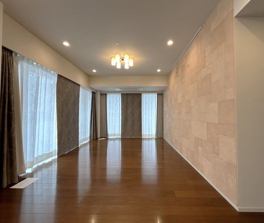グランドミッドタワーズ大宮フォレストタワー LD約17帖:照明・カーテン等は性能保証除外 グランドミッドタワーズ大宮フォレストタワー LD約17帖:照明・カーテン等は性能保証除外