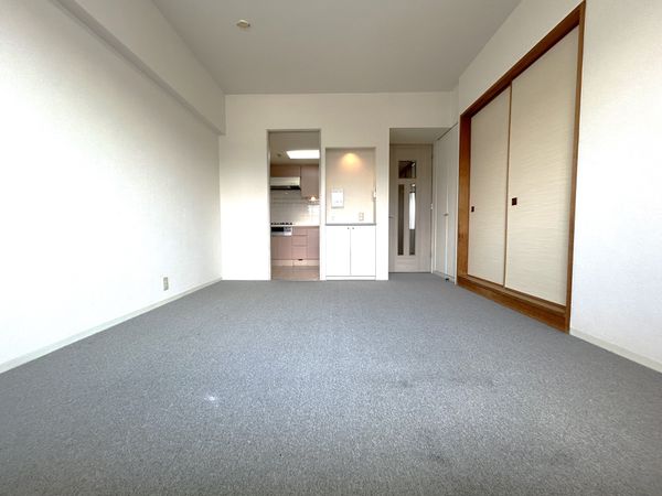 川口中青木パークホームズ リビングダイニング約8.5帖(クリーニング前) 川口中青木パークホームズ リビングダイニング約8.5帖(クリーニング前)