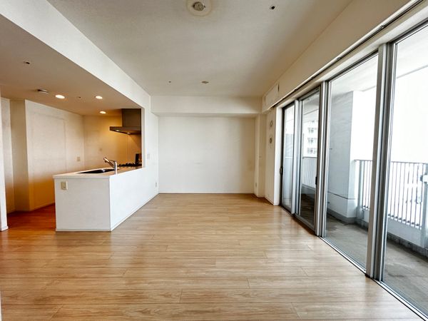 グランドミッドタワーズ大宮フォレストタワー リビング/居室。退去済み、クリーニング前。 グランドミッドタワーズ大宮フォレストタワー リビング/居室。退去済み、クリーニング前。