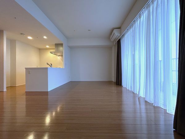 グランドミッドタワーズ大宮フォレストタワー LDK約13.7帖(クリーニング前)カーテンは性能保証除外 グランドミッドタワーズ大宮フォレストタワー LDK約13.7帖(クリーニング前)カーテンは性能保証除外