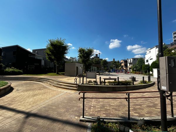 グランシンフォニア 下前公園(約80m) グランシンフォニア 下前公園(約80m)