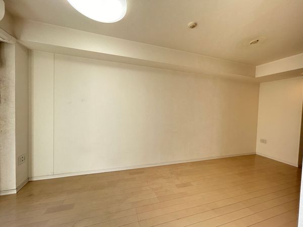 ダイナシティ西川口 リビング 退去済み。内装工事前(12月下旬完了予定) ダイナシティ西川口 リビング 退去済み。内装工事前(12月下旬完了予定)