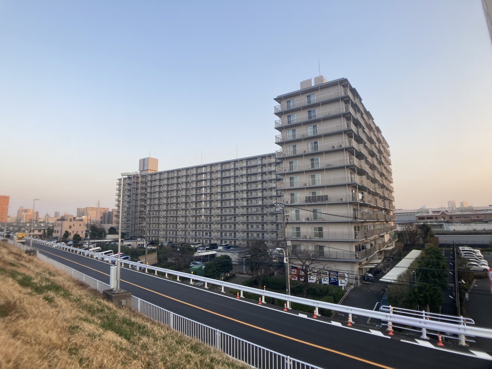 【中古】 傾いた橋/角川書店/小林久三 楽天市場】【中古】 傾いた橋 / 小林久三 / 角川書店 [新書