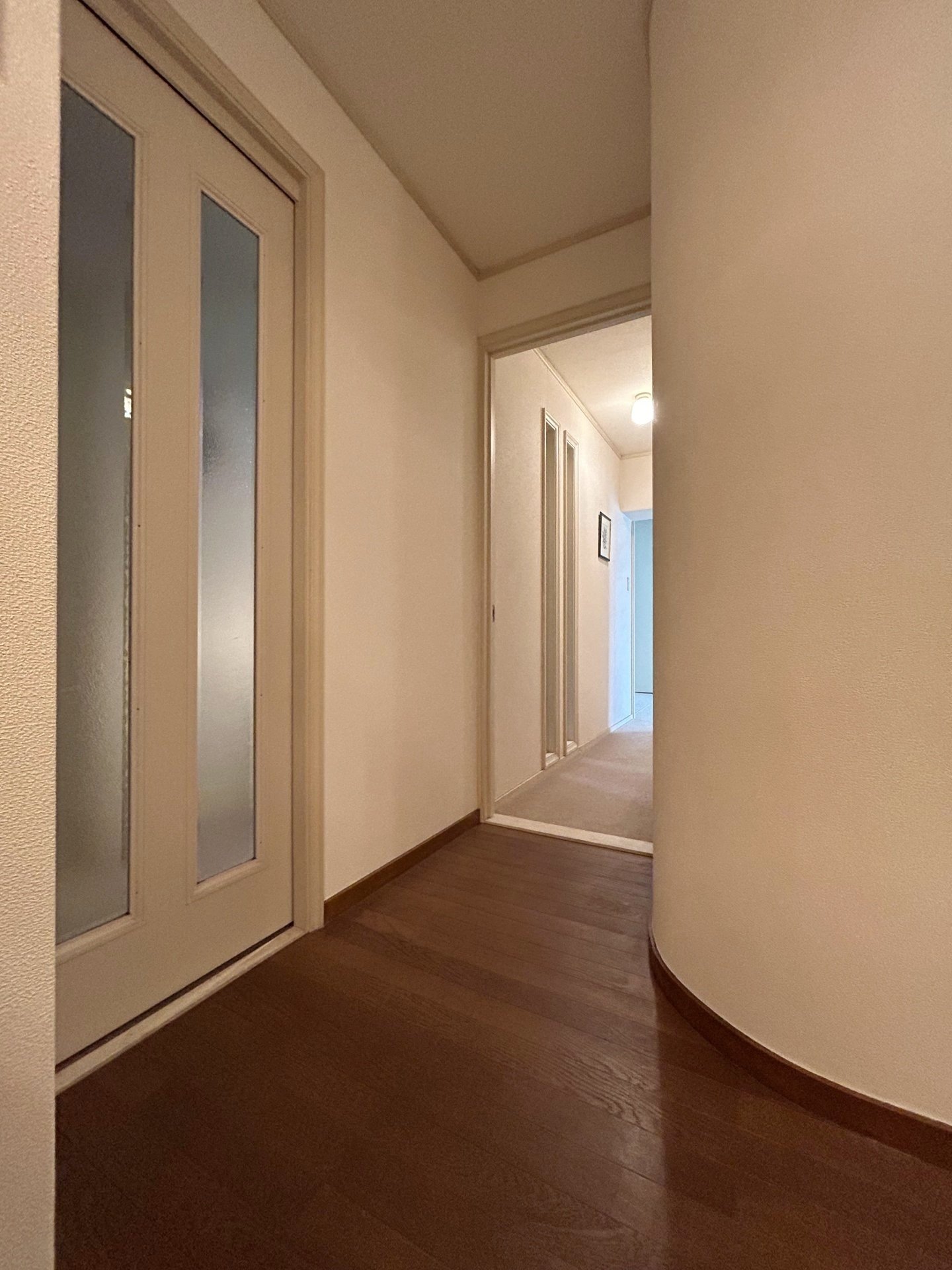 是從走廊到廚房好用的導線。