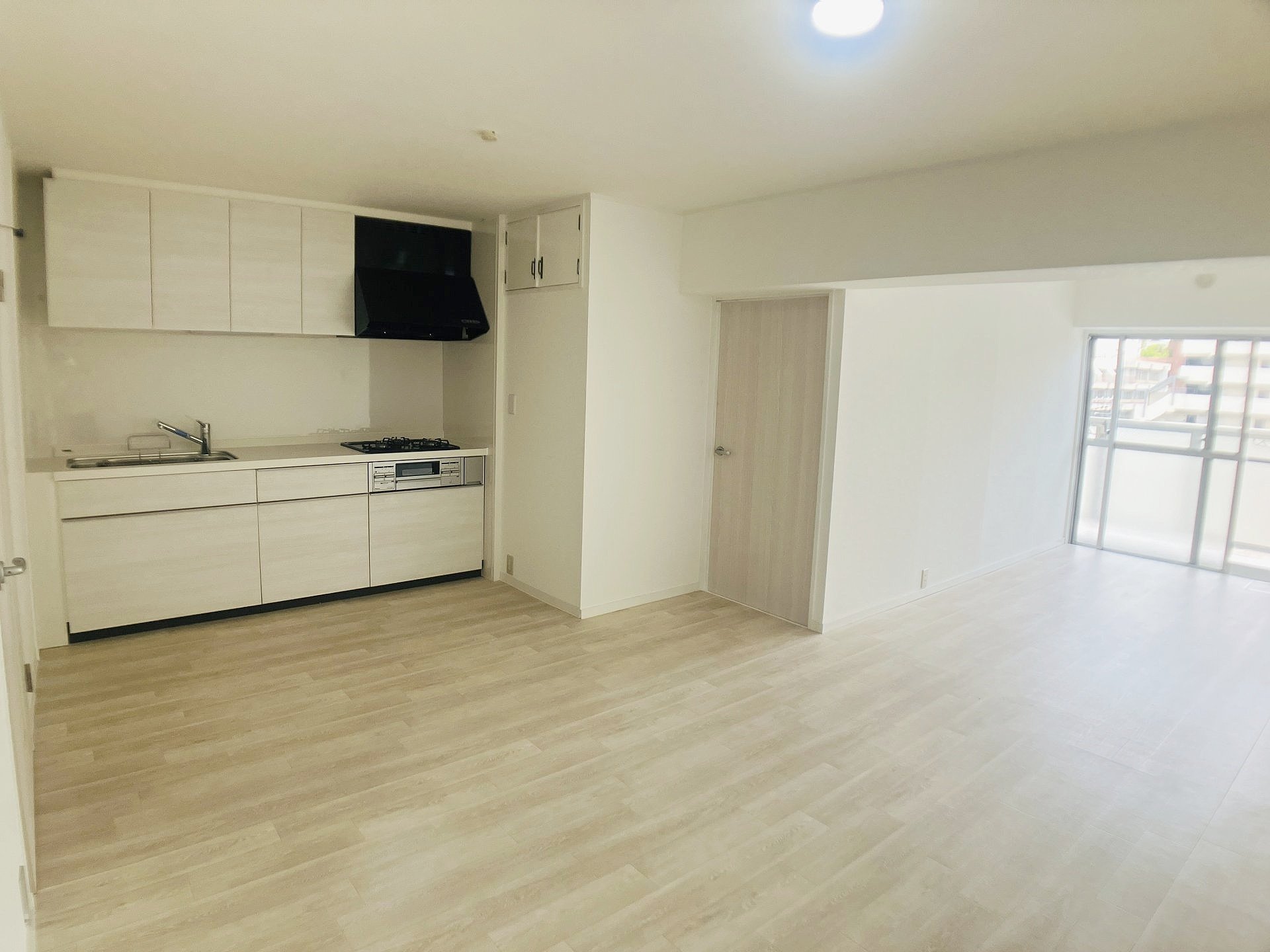 高橋 9月26日順次発売｜CONVERSE × SHINYAKOZUKA 