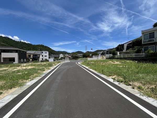大津市横木二丁目3号地 前面道路含む外観