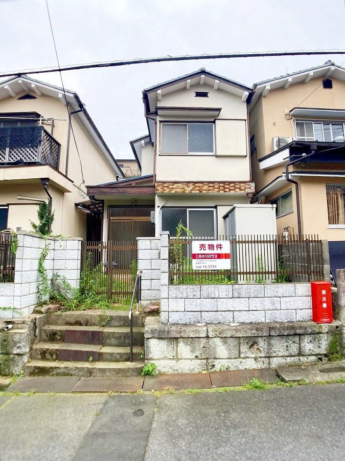 大津市湖城が丘 前面道路含む外観 前面道路含む外観