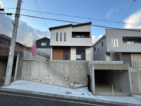 南郷上山町 6号棟 外観 南郷上山町 6号棟 外観