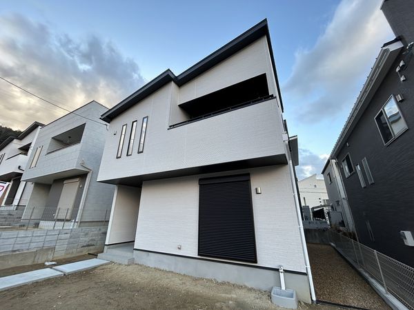 南郷上山町 8号棟 外観 南郷上山町 8号棟 外観