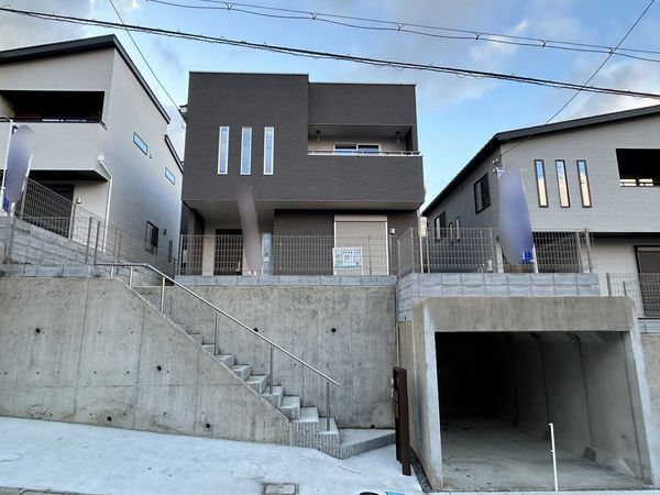 南郷上山町 9号棟 外観 南郷上山町 9号棟 外観