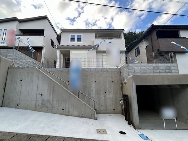 南郷上山町 2号棟 外観 南郷上山町 2号棟 外観