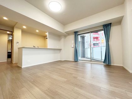 フェミネンス大津石山駅前 リビング