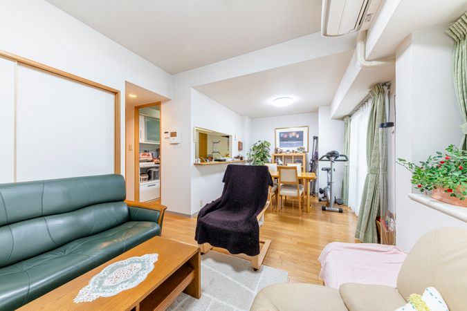 ティアラ・セントワンズ リビング ティアラ・セントワンズ リビング