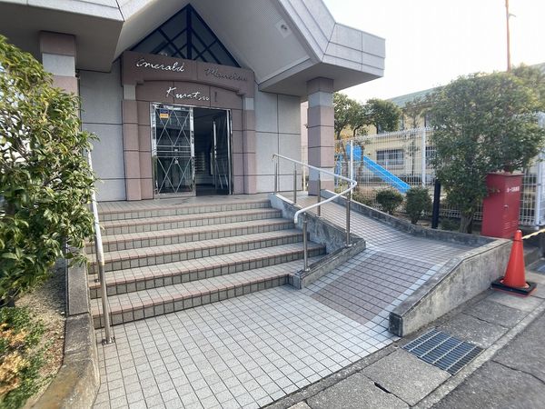 エメラルドマンション草津青地 Ⅰ エントランス