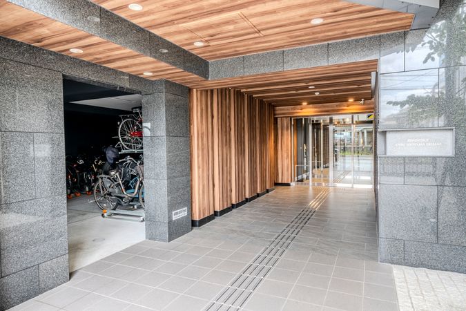 フェミネンス大津石山駅前 エントランス フェミネンス大津石山駅前 エントランス