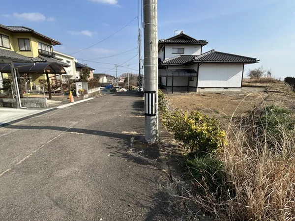 前面道路含む外観