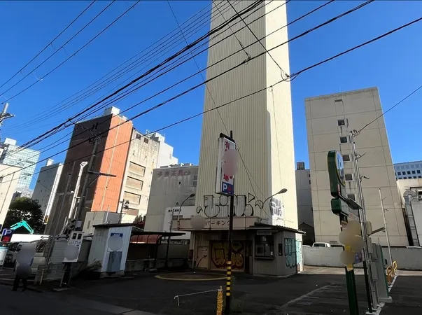 北側の接道から撮影
