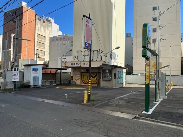 北側の接道から撮影