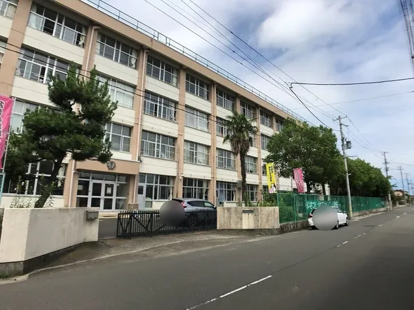 徒歩7分。徒歩１０分