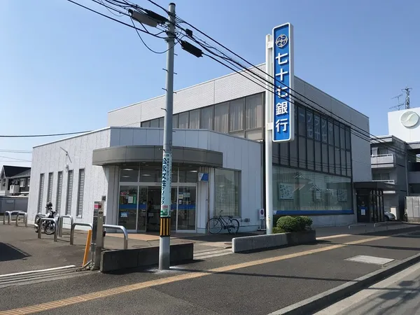徒歩9分。