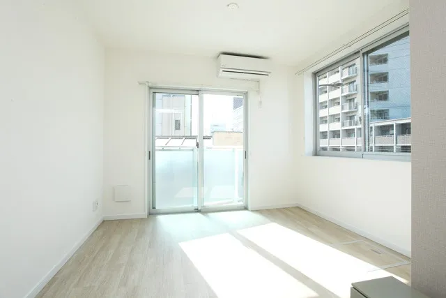 室内（キッチン側から撮影）