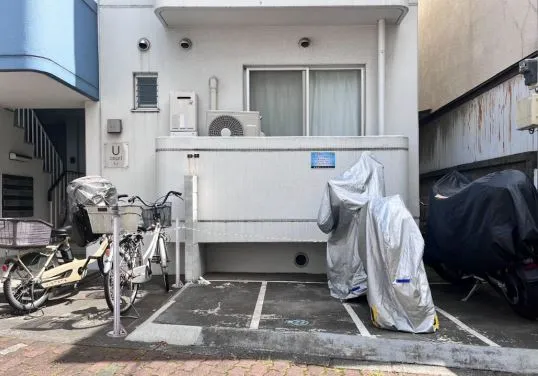 バイク置場　※現在改修工事中につき完了予想図です。実際とは多少異なります。