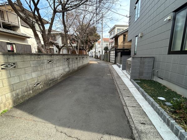 大和市中央林間2丁目 古家付土地 前面道路含む外観 大和市中央林間2丁目 古家付土地 前面道路含む外観