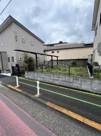 前面道路含む外観