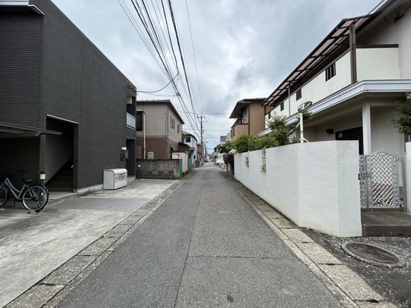 前面道路含む外観
