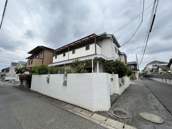 大和市上草柳4丁目 古家付土地 前面道路含む外観