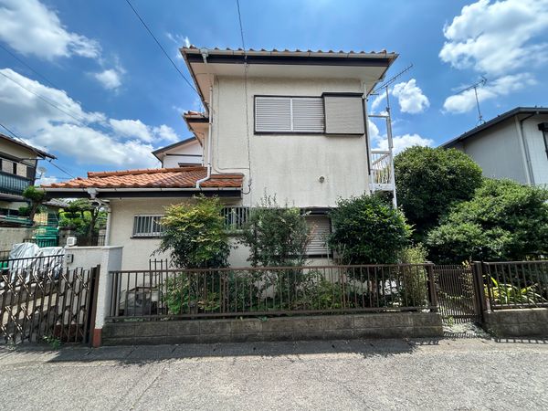 横浜市瀬谷区上瀬谷町 古家付土地 前面道路含む外観 横浜市瀬谷区上瀬谷町 古家付土地 前面道路含む外観