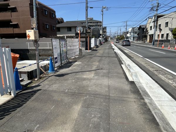 大和市南林間5丁目 新築戸建 前面道路含む外観