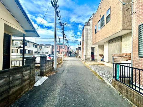 北東側公道約4m