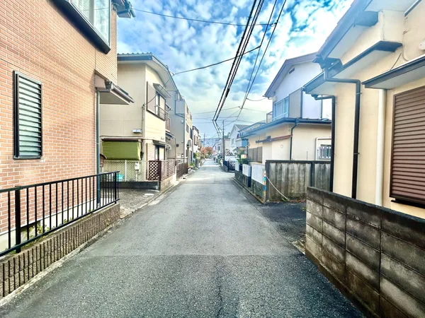 北東側公道約4m