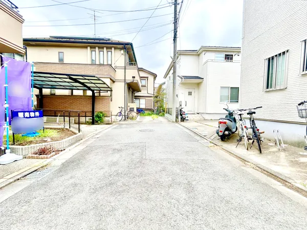 【前面道路】幅員約4.5ｍの公道です。東側は行き止まりなので、交通量は少ない道路です。