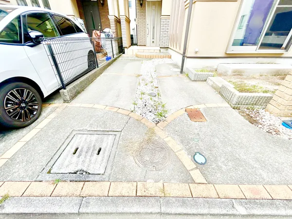 【駐車場】カースペース１台分の駐車場です。