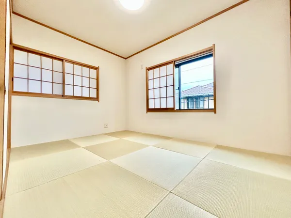 【2F和室：約６帖】キッチンに隣接した和室です。