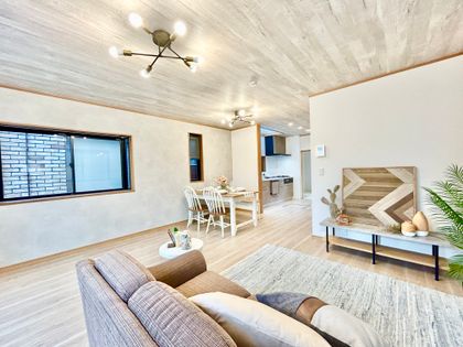 上鶴間本町7丁目 戸建 リビング