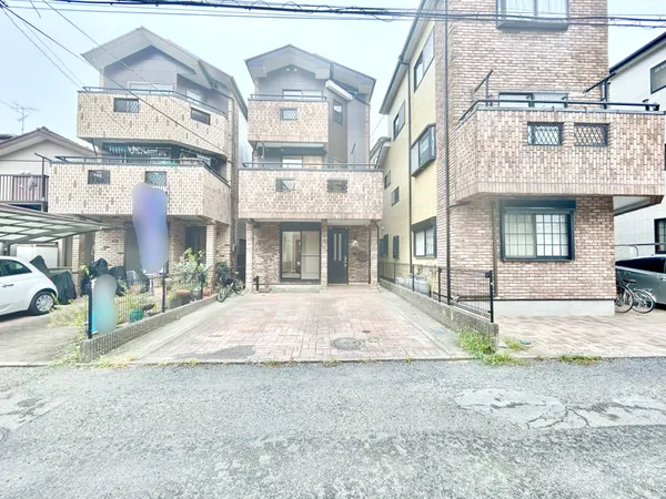 【外観】土地面積109.99平米（33.27坪）建物面積　134.96平米（40.82坪）5LDKの間取です。