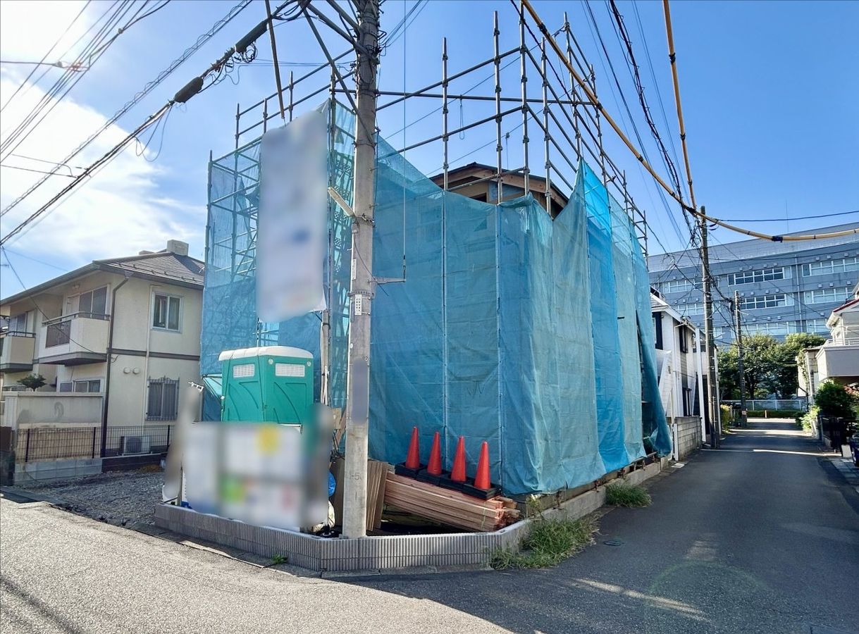 前面道路含む外観