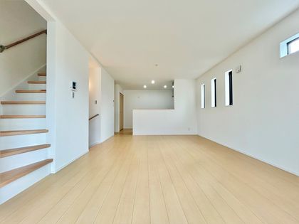 上鶴間本町6丁目 新築戸建 リビング