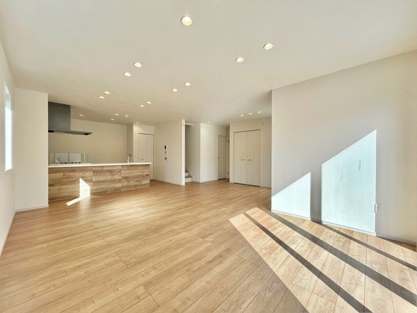上鶴間8丁目 新築戸建 リビング