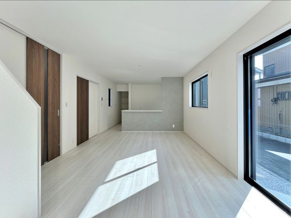 陽光台3丁目 新築戸建 リビング