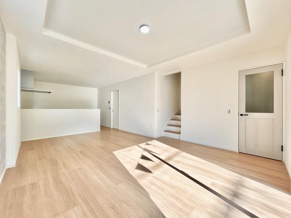 新磯野3丁目 新築戸建3号棟 リビング