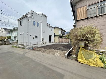相模が丘3丁目 新築戸建 前面道路含む外観